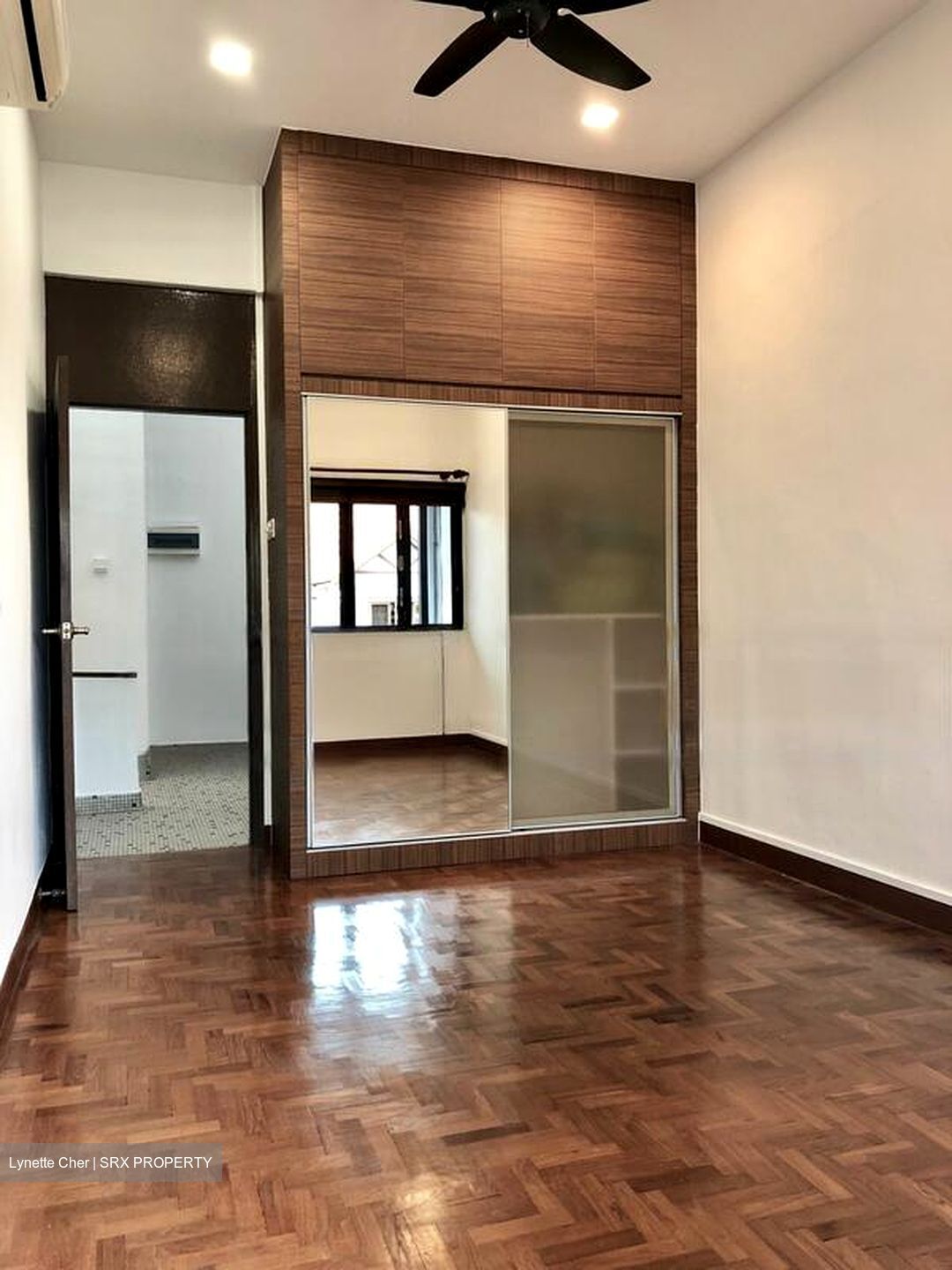 Opera Estate (D15), Terrace #472958341
